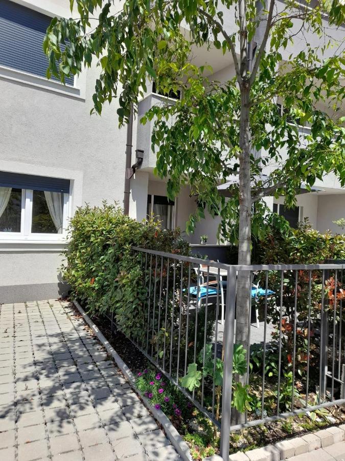 Apartment Laura Podstrana Exterior photo